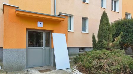 OSIEDLE DĄBROWSZCZAKÓW <br />Malowanie i wymiana drzwi